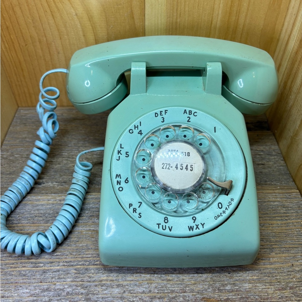 Retro Rotary Dial Telephone - Pastel Green